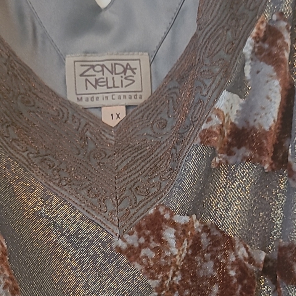 Zonda Nellis Metallic Velvet dress